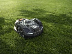 Husqvarna lanceert de Automower 405XE NERA en andere robotgrasmaaiers om het tuinseizoen van 2025 af te trappen (Afbeelding bron: Husqvarna)