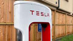 Tesla&#039;s Superchargers blijven vernield worden (afbeelding: KPRC Click2Houston)