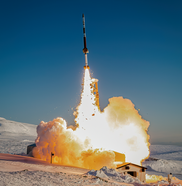 De lancering van de Endurance raket vanaf Ny-Ålesund, Spitsbergen (Noorwegen) vond plaats op 11 mei 2022. (Afbeeldingsbron: Andøya Space/Leif Jonny Eilertsen)