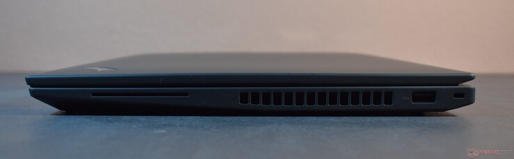 rechts: Smartcard, USB A 3.1 Gen 1, Kensington Nano Lock Slot