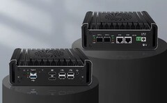 De Topton X4H-XL mini PC heeft dubbele 10 gigabit SFP+ optische poorten. (Afbeeldingsbron: Liliputing)