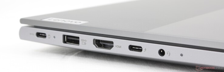 Links: USB-C 3.2 gen. 2 met DisplayPort + Power Delivery, USB-A 3.2 Gen. 1, HDMI 2.1, USB-C Thunderbolt 4 met DisplayPort + Power Delivery, 3,5 mm headset