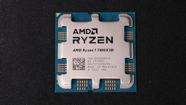 Echte Ryzen 7 7800X3D IHS (Afbeelding bron: Der8auer)