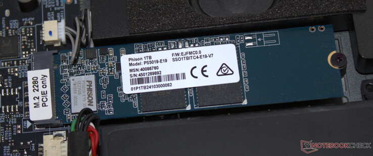 Een PCIe 4 SSD dient als de systeemschijf.