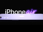 Applede toepassing van een nieuw dunner OLED-scherm kan de weg vrijmaken voor de iPhone 17 air. (Afbeeldingsbron: FrontPageTech)