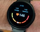 De Galaxy Watch is wat veel mensen gebruiken om trainingen en hartslagzones bij te houden, dus men zou hopen dat het nauwkeurig is (Afbeelding Bron: David Devey / Notebookcheck)