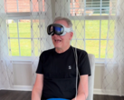 Mark (64) was in staat om Solitaire te spelen met behulp van zijn gedachten, Synchron's BCI en de Apple Vision Pro headset. (Afbeeldingsbron: Business Wire) 