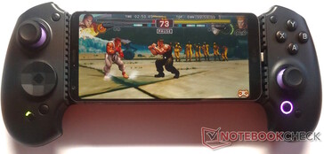 De Abxylute S9 deed het goed in Street Fighter IV, ook al is het geen arcade-stijl vechtstick. (Afbeeldingsbron: Notebookcheck)