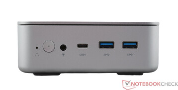 Voorkant: CMOS wissen, aan/uit-knop, audio-aansluiting, USB 4, 2x USB 3.2 Gen 2