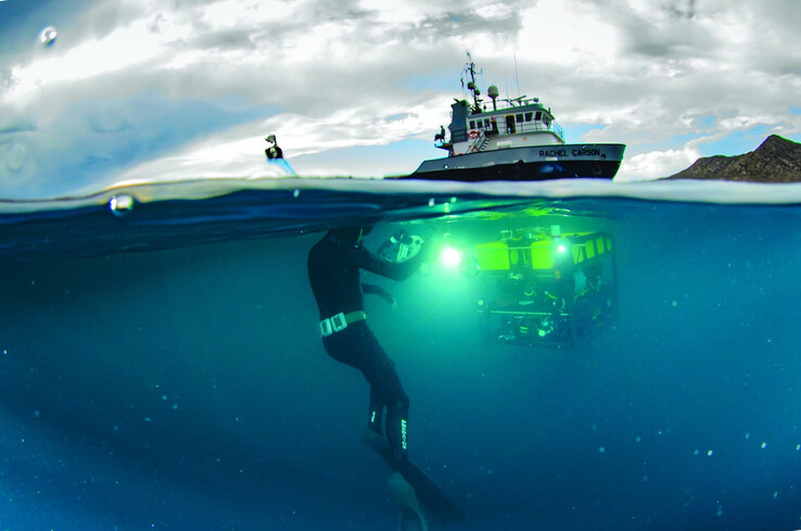 MiniROV kan gemakkelijk aan de oppervlakte en op diepten tot 1000 meter werken (Afbeelding bron: MBARI)