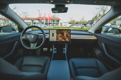 Tesla&#039;s Full Self-Driving is een optie van $8.000 bij aankoop van een voertuig met een vervolgabonnement van $99/maand. (Afbeelding Bron: Bram Van Oost)