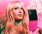 Motorola teast de Razr Plus Paris Hilton Edition opvouwbare smartphone in Paris Pink. (Afbeeldingsbron: Motorola)