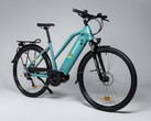 De 2024 Neomouv Raipon 2 VTC e-bike is verkrijgbaar bij Decathlon Frankrijk. (Afbeelding bron: Decathlon)