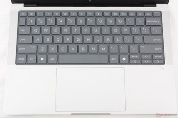 Keycaps zijn opnieuw ontworpen met grotere lettergroottes en gecentreerde afdrukken