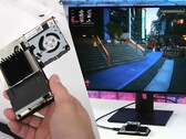 ETA Prime's Steam Deck mini PC is erg kaal, maar heeft een betere akoestiek en thermiek dan de standaard Steam Deck dankzij een open kast en meer koellichamen. (Afbeelding bron: ETA Prime op YouTube - bewerkt)