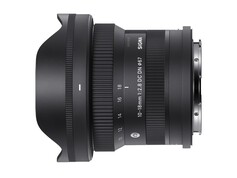 De 10-18mm F2.8 met zonnekap (Afbeelding Bron: SIGMA)