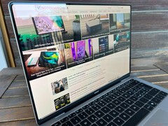 Buiten (heldere dag, geen direct zonlicht)