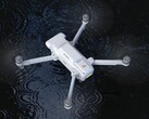 De nieuwe X8 Pro 2025 drone is vrij zwaar (Afbeelding bron: Fimi)