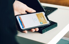 Apple stelt de NFC-chip van de iPhone eindelijk open voor apps van derden. (Afbeeldingsbron: CardMapr.nl)