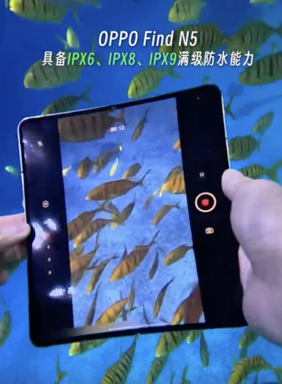 Oppo Find N5 ondersteunt video-opnamen onder water. (Afbeeldingsbron: Weibo)