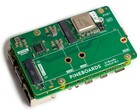 Ai-bundel: Het uitbreidingsbord met zijn SSD-sleuf en AI-module is gemonteerd onder de Raspberry Pi. (Afbeeldingsbron: Pineboards)