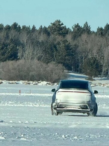 Tesla Model Y Juniper achteraan