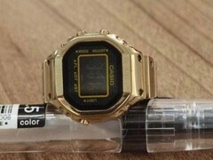 Er gaan geruchten over een nieuwe gouden versie van de Casio CRW-001 Ring Watch. (Afbeeldingsbron: Goldblitz Sdn Bhd via Facebook)