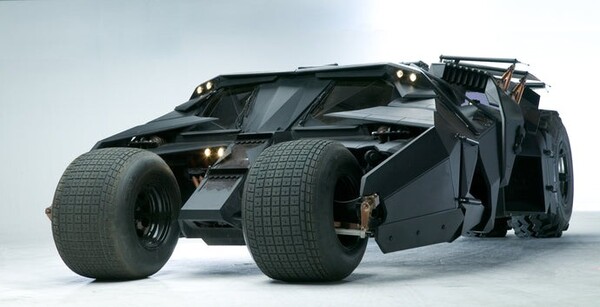 De Tumbler zal een replica zijn van degene die in de film gebruikt wordt. (Afbeeldingsbron: Warner Bros)