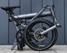 De FLIT M2 opvouwbare E-bike weegt ongeveer 14 kg (Afbeelding bron: FLIT)