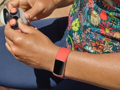 Er is een nieuwe update voor de Fitbit Charge 6, Inspire 3, Sense 2 en Versa 4. (Afbeelding bron: Fitbit)