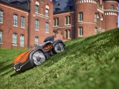 De Husqvarna Automower 535 AWD EPOS robotgrasmaaier wordt in 2025 gelanceerd. (Afbeeldingsbron: Husqvarna)