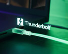 Lenovo-directeur zegt dat het "nog vroeg" is voor systemen om Thunderbolt 5 op grote schaal te gebruiken (Afbeelding bron: Razer - bewerkt)