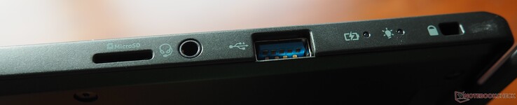 Rechterzijde: microSD, 3,5 mm aansluiting, USB-A 3.0, Kensington-slot