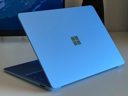 Surface-laptop in saffierblauw