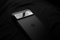 De Pixel 8 Pro is een van de drie Google-apparaten die de huidtemperatuur kan meten. (Afbeeldingsbron: Samuel Angor - Unsplash)