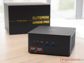 Minisforum EliteMini UM890 Pro met AMD Ryzen 9 8945HS. (Afbeeldingsbron: Notebookcheck)