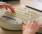 Het Omnichord OM-108 viert Suzuki's 70ste bedrijfsjubileum. (Bron: Suzuki)