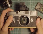 De Leica M2 kan in een digitale camera worden veranderd met behulp van een Raspberry Pi. (Afbeeldingsbron: Michael Suguitan)