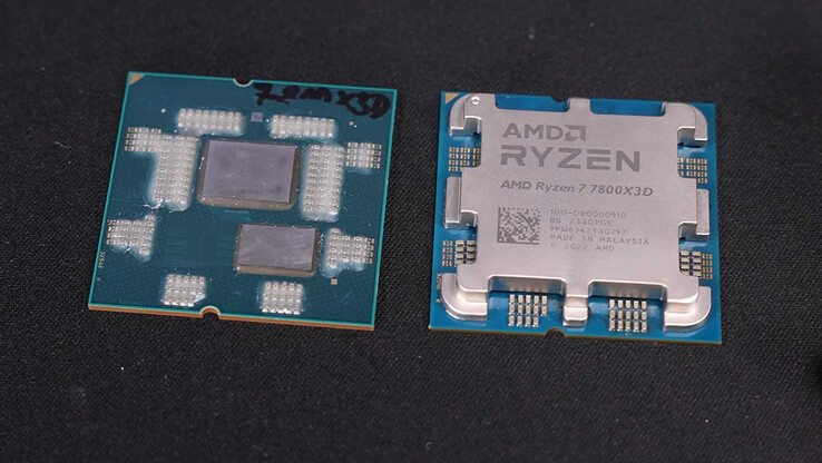 Geen beschermende coating op de condensatoren van de namaak Ryzen 7 7800X3D (Foto bron: Der8auer)