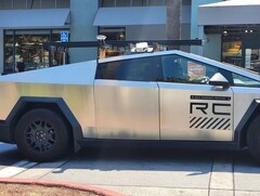 Het prototype van de Tesla Cybertruck is gespot met een LiDAR-eenheid op het dak. (Bron: @Frejkochmathews op X/Twitter)