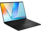 De Asus Vivobook S 16 (S5606CA) is met slechts 1,5 kg (3,31 lbs) relatief licht. (Afbeelding bron: Asus)