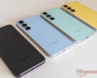 Galaxy S24 FE is in principe een betaalbaar alternatief voor de S24+ (Afbeelding bron: Notebookcheck)