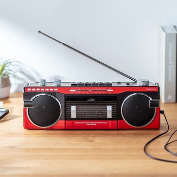 De multifunctionele boombox van Sanwa heeft een uitschuifbare antenne en een interne staafantenne om FM- en AM-radio-uitzendingen te ontvangen. (Afbeeldingsbron: Sanwa Supply)