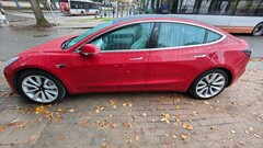 Model 3 heeft lage brandstof- en onderhoudskosten, maar hoge verzekeringskosten (Afbeelding bron: Notebookcheck)