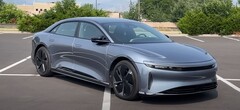 De Lucid Air Grand Touring heeft een indrukwekkend bereik van 480 mijl. (Afbeeldingsbron: TFLEV via YouTube)