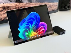 Microsoft plant mogelijk een kleinere Surface Pro (Afbeelding bron: Notebookcheck)