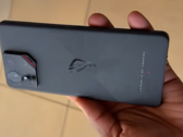 Een "ROG Phone 9" hands-on lek. (Afbeeldingsbron: K-Tai Watch Impress Japan)