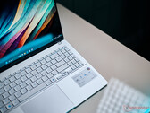 Asus VivoBook S 15 OLED Snapdragon 8-core laptop review - Een bijna stille metgezel voor elke dag met de Snapdragon X Plus