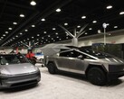 Tesla-voertuigen te zien op de Vancouver Auto Show voordat het bedrijf eruit werd gegooid (bron: Nick Procaylo /10107479A)