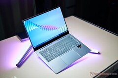 De Samsung Galaxy Book4 Edge lijkt beter te presteren met AirJet in vergelijking met traditionele ventilatoren. (Afbeeldingsbron: Notebookcheck)